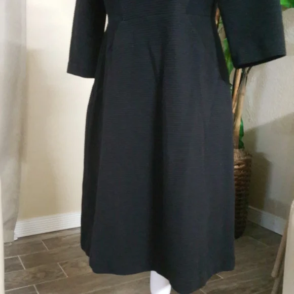 Black dress - Picture 3 of 3